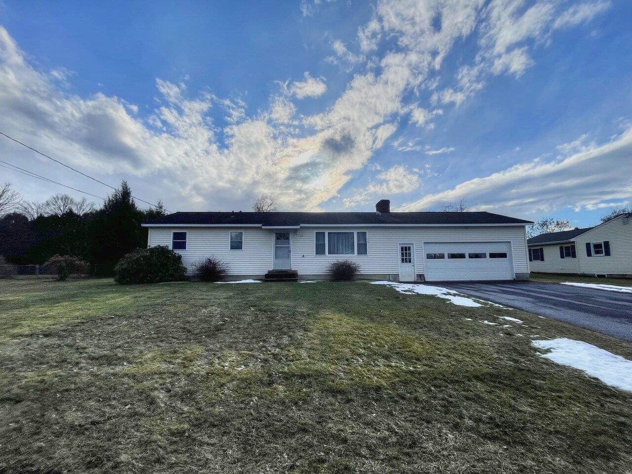 22 Lamell Avenue
