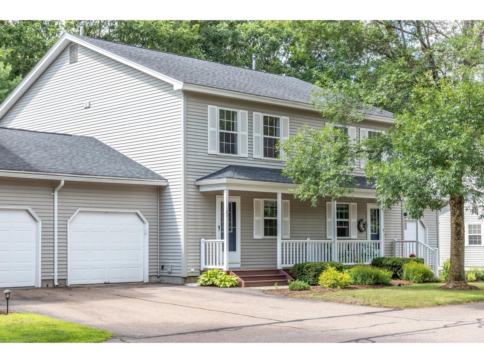 22 Pointe Drive