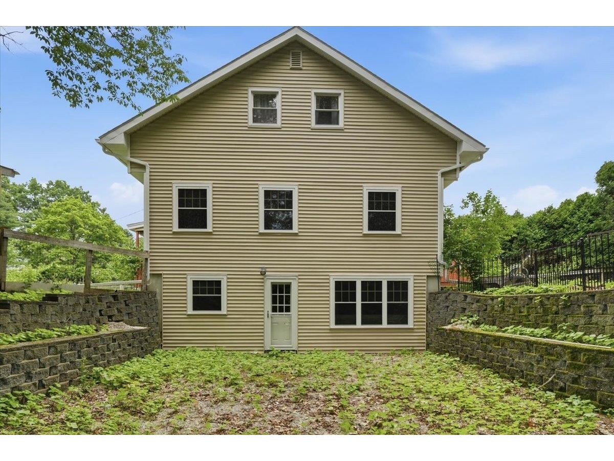 22 Redwood Terrace