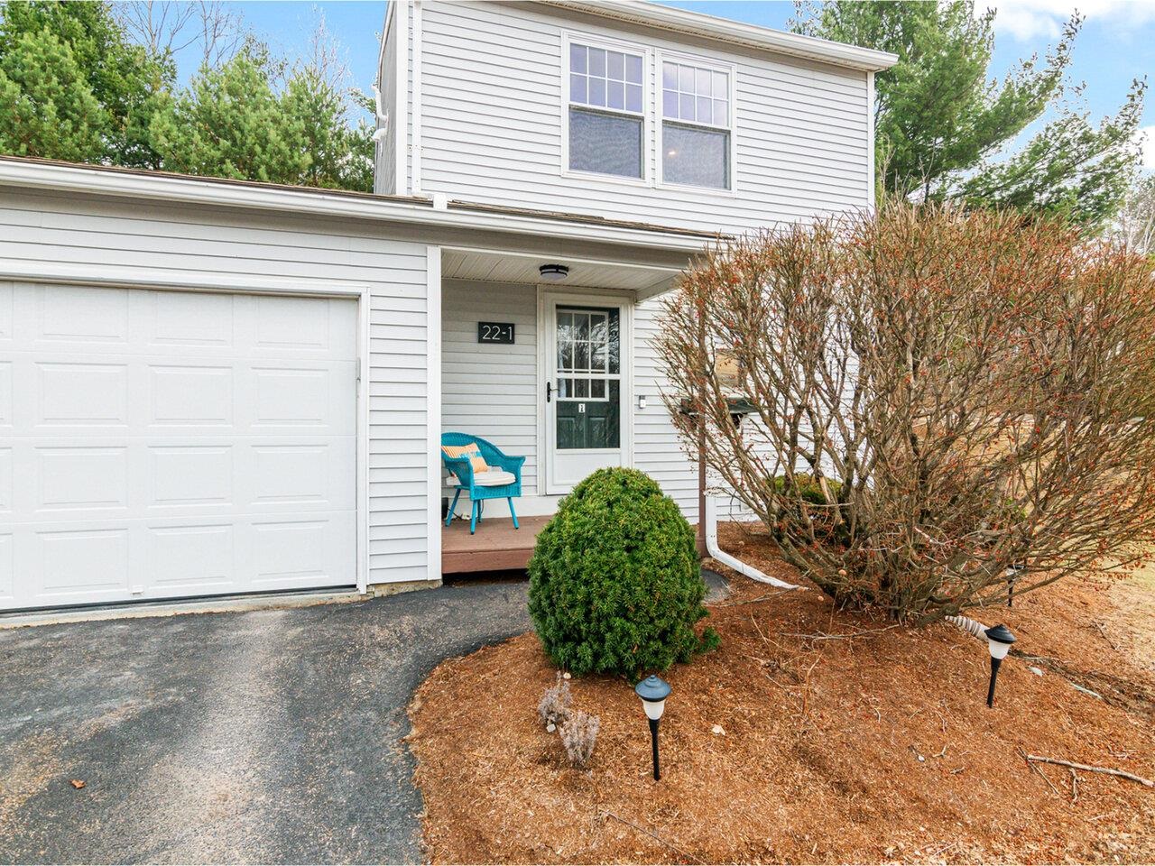 22 Robert Frost Circle, Unit 1