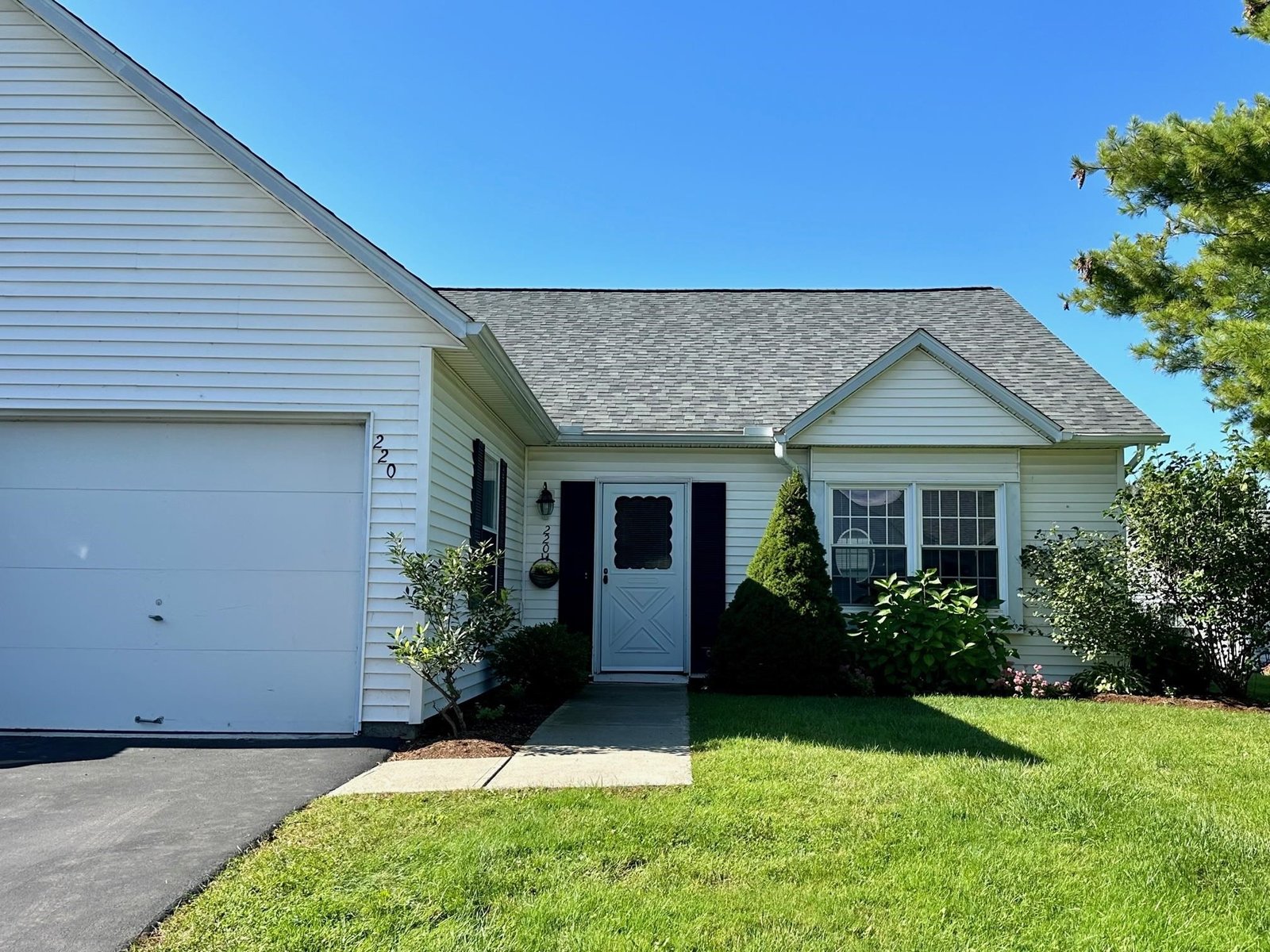 220 Eastview Circle Williston