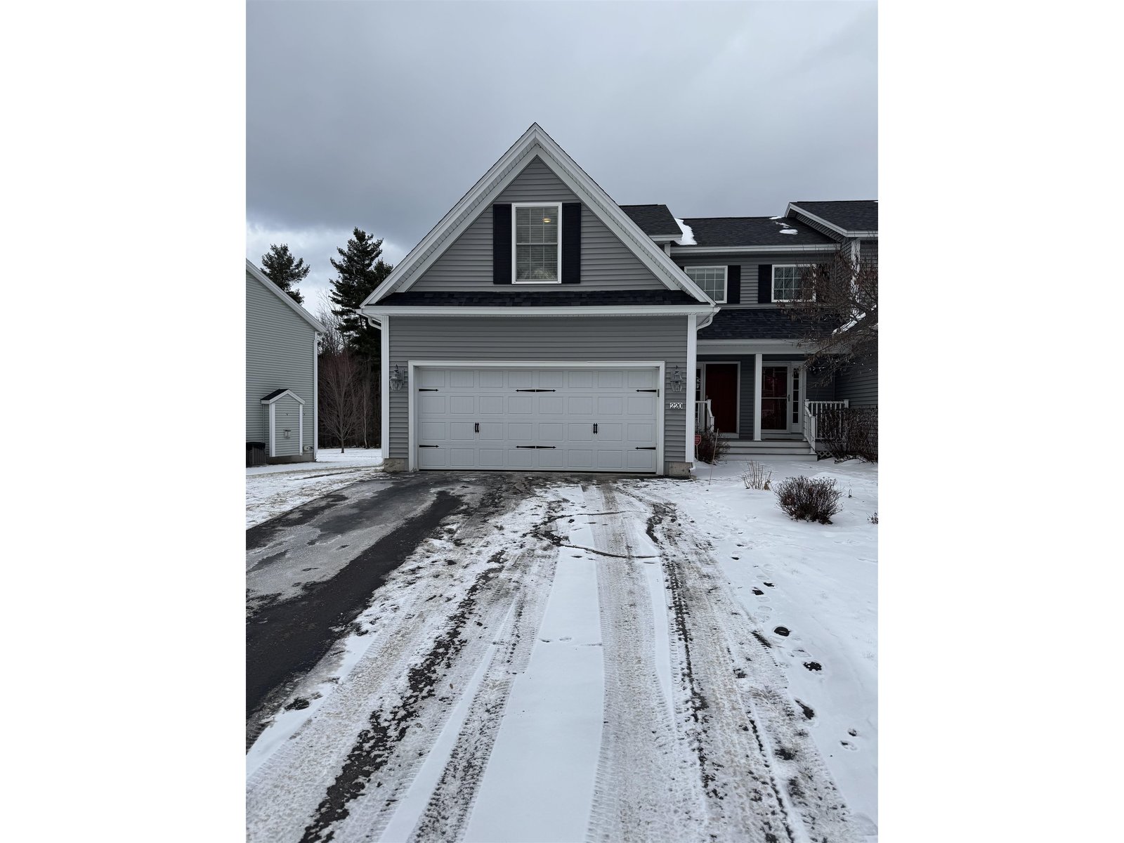 220 Fox Run