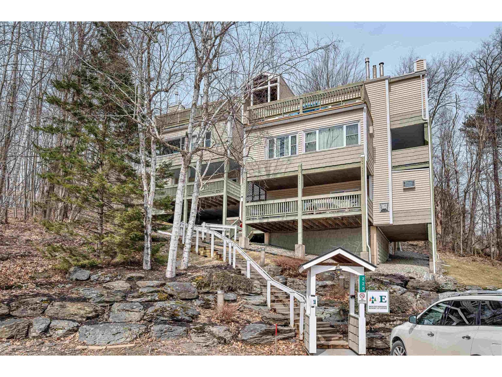 220 Mountainside Drive, Unit E301