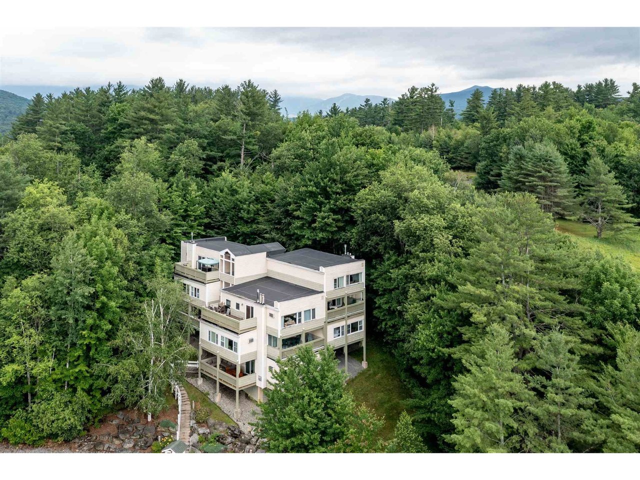 220 Mountainside Drive, Unit #E401