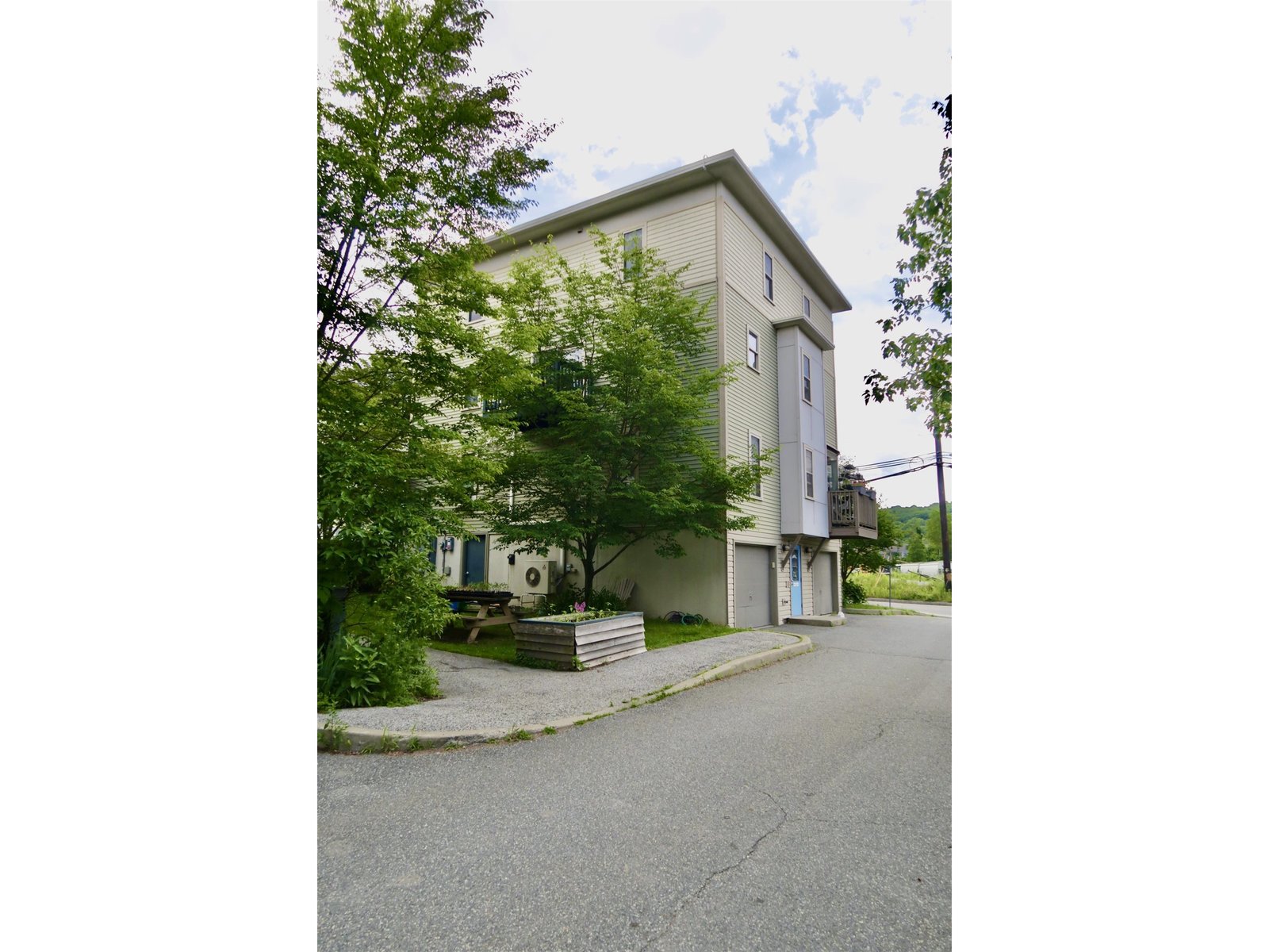 221 Barre Street, Unit B 203