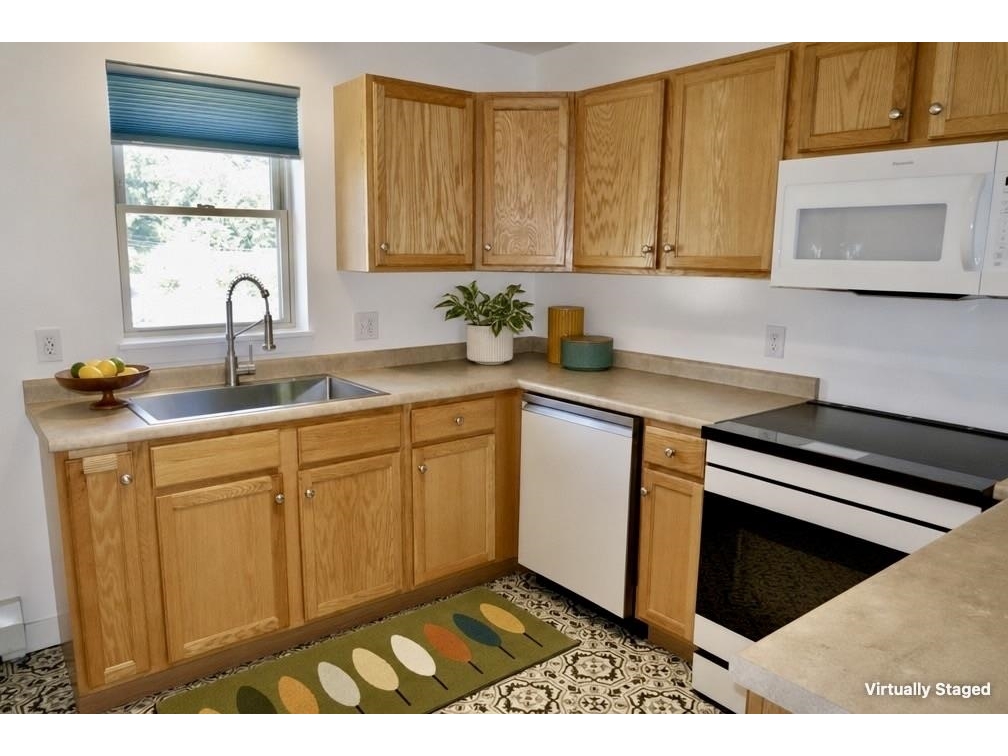 221 Barre Street, Unit B 203