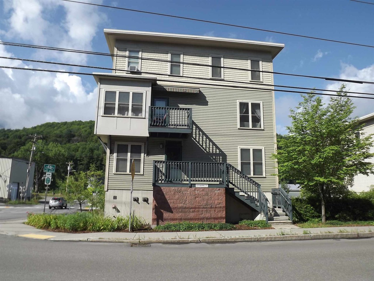 221 Barre Street, Unit B101