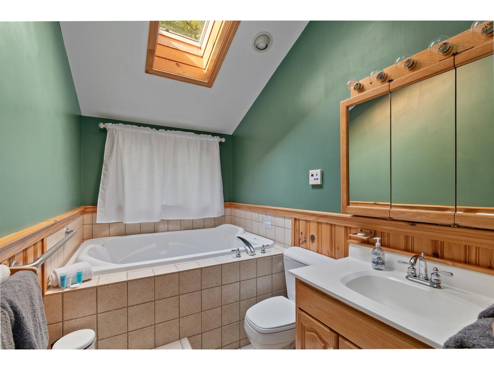 221 Highland Drive, Unit 27