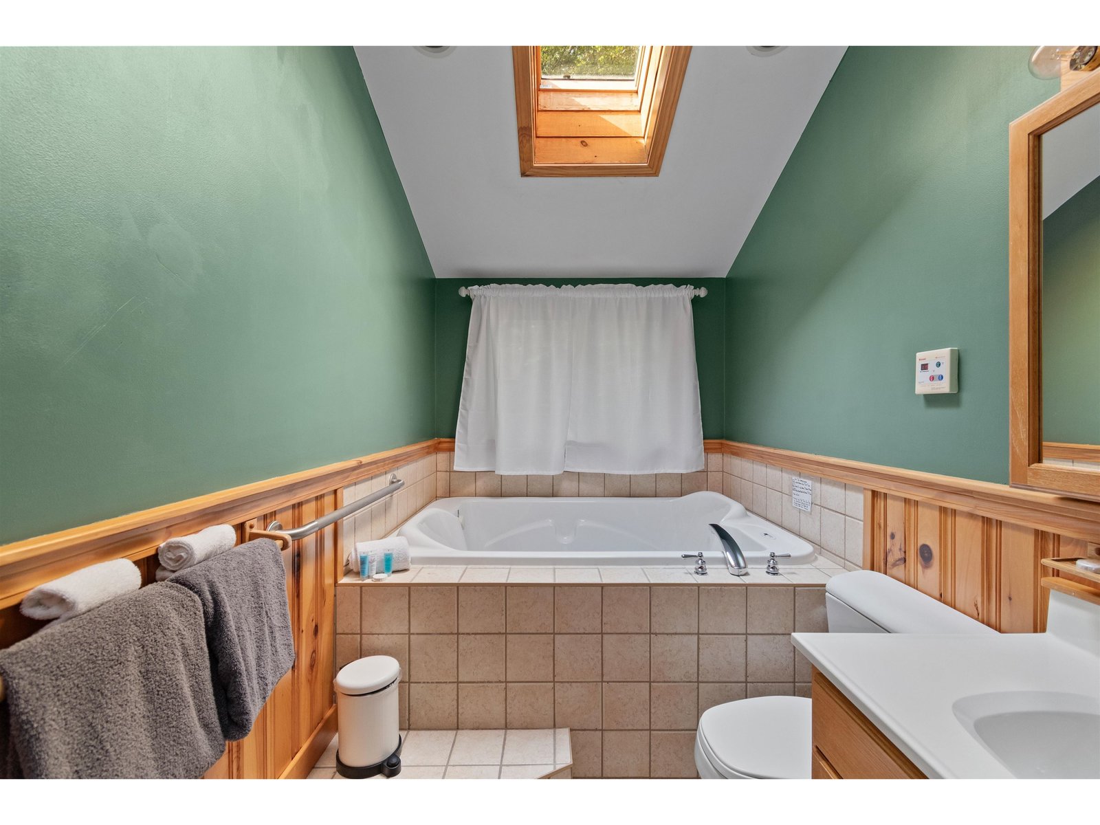 221 Highland Drive, Unit 27