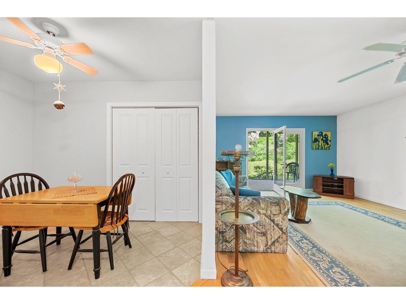 apartment dining