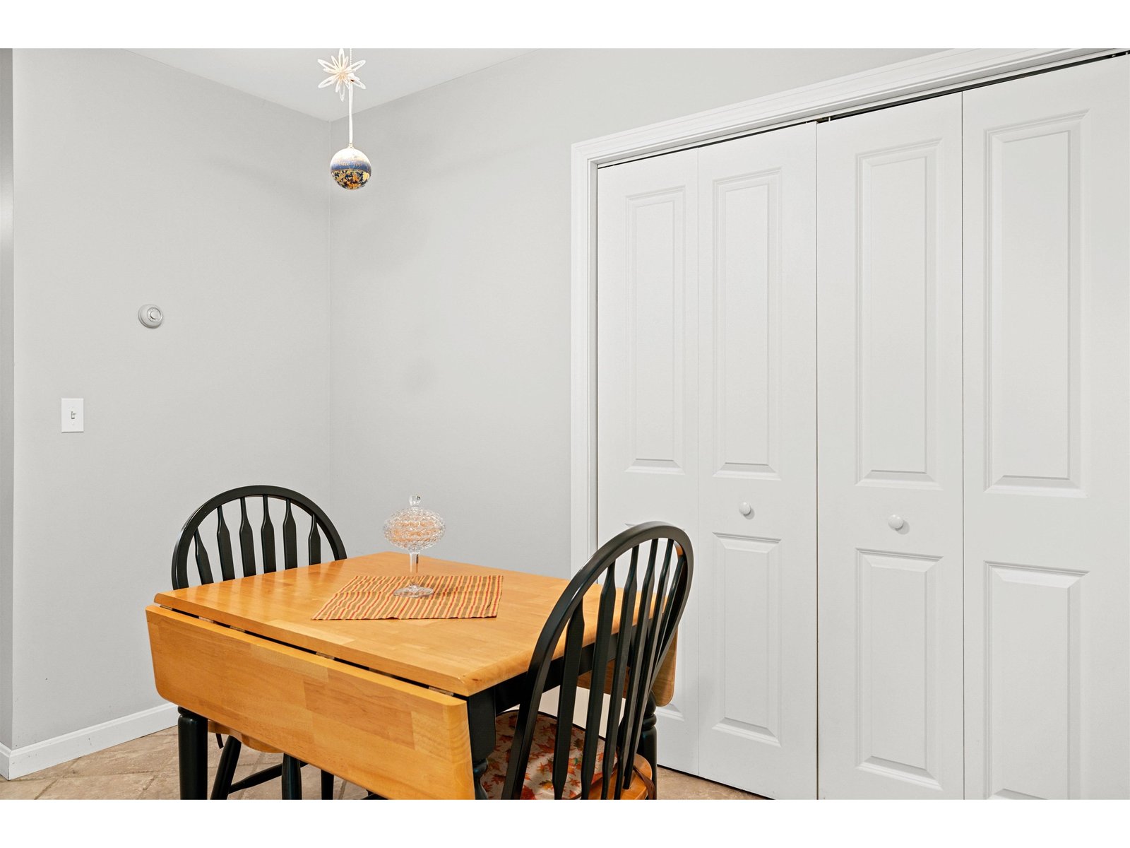 apartment dining