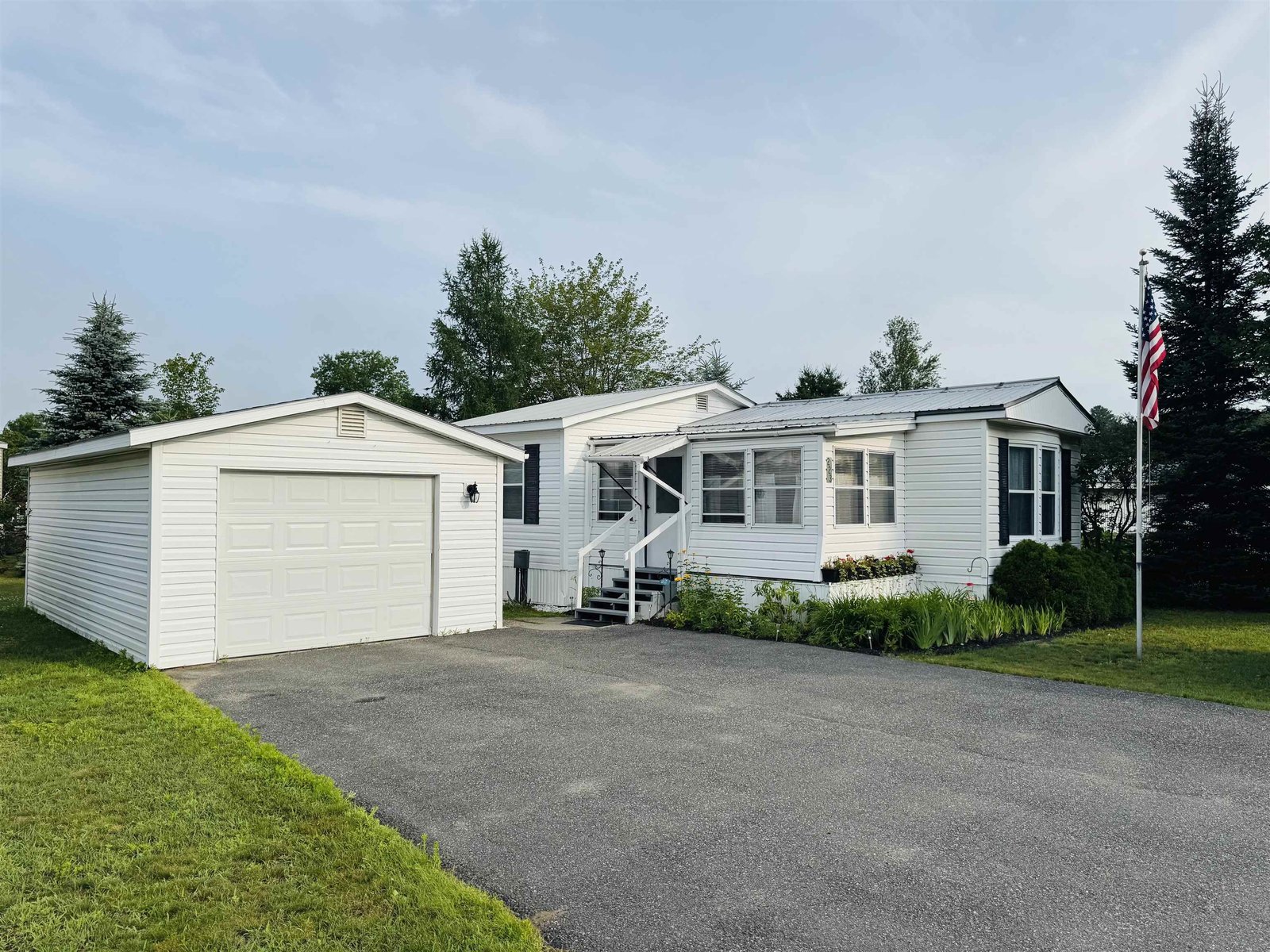 223 Redwood Drive, Hyde Park