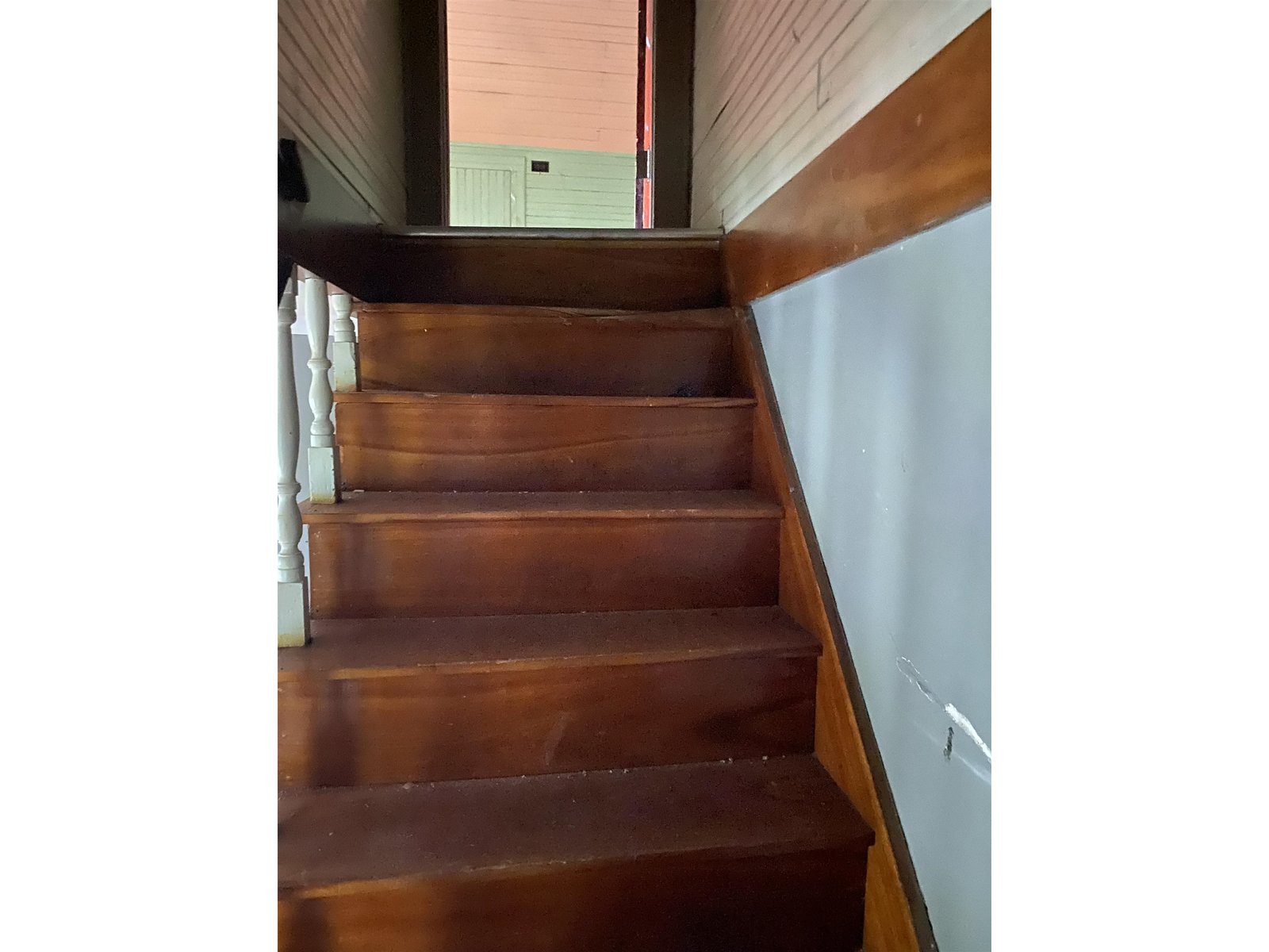 224 Mains Street