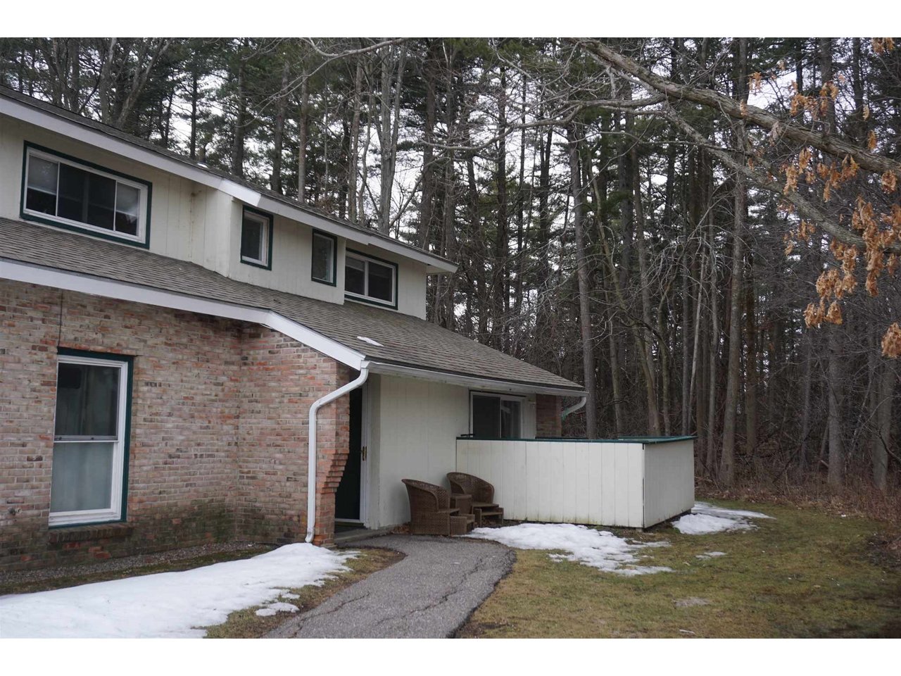 225 Ledgewood Circle, Unit 104