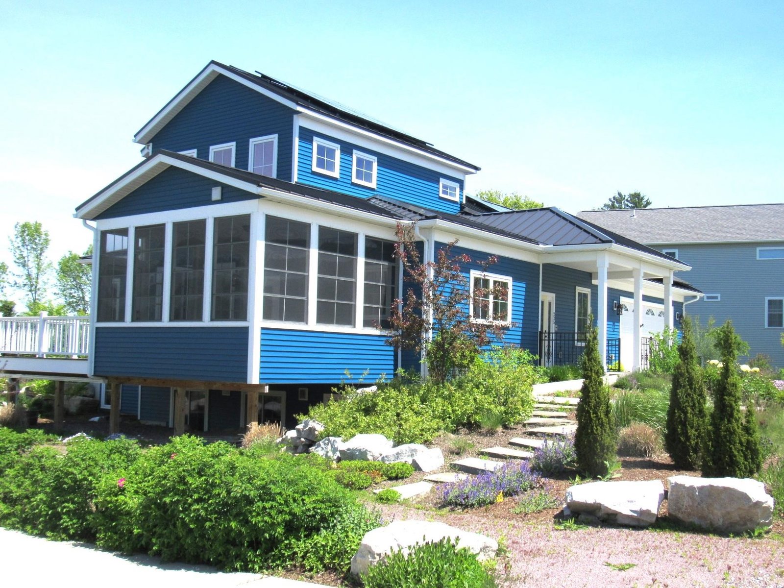 225 Midland Avenue