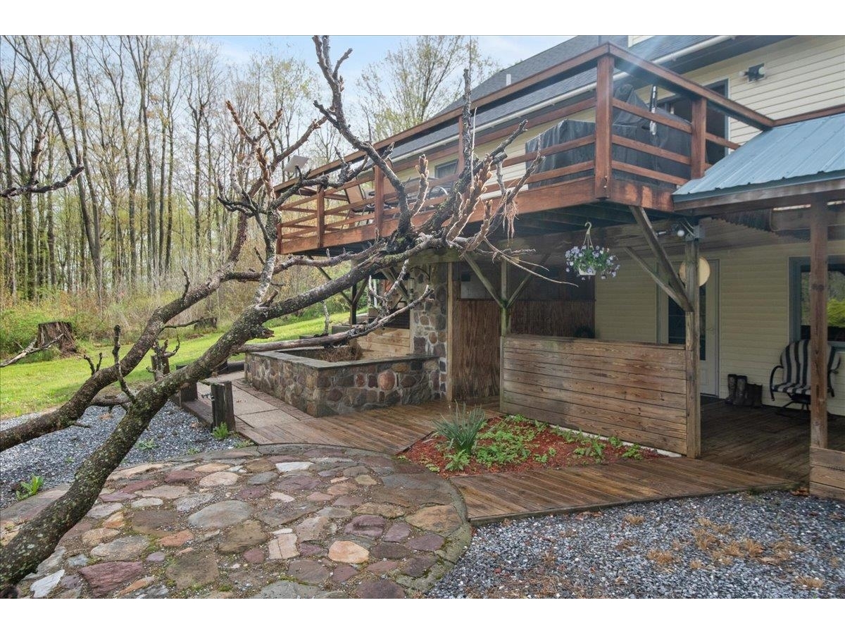 226 Crosby Heights