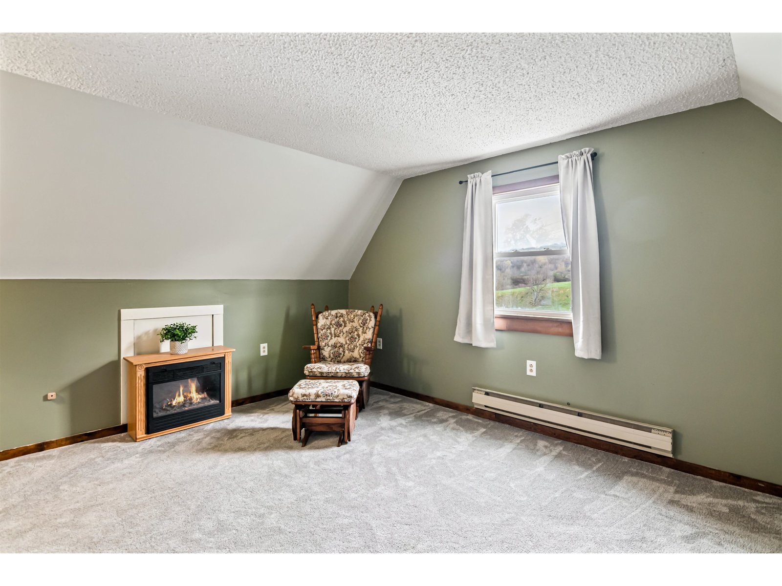 227 W Berkshire Road