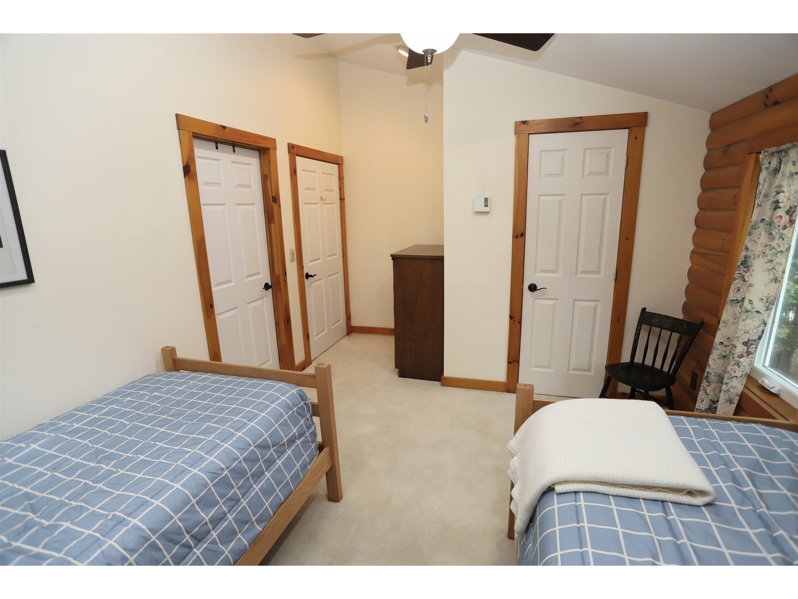 Bedroom w/attached 3/4 Bath