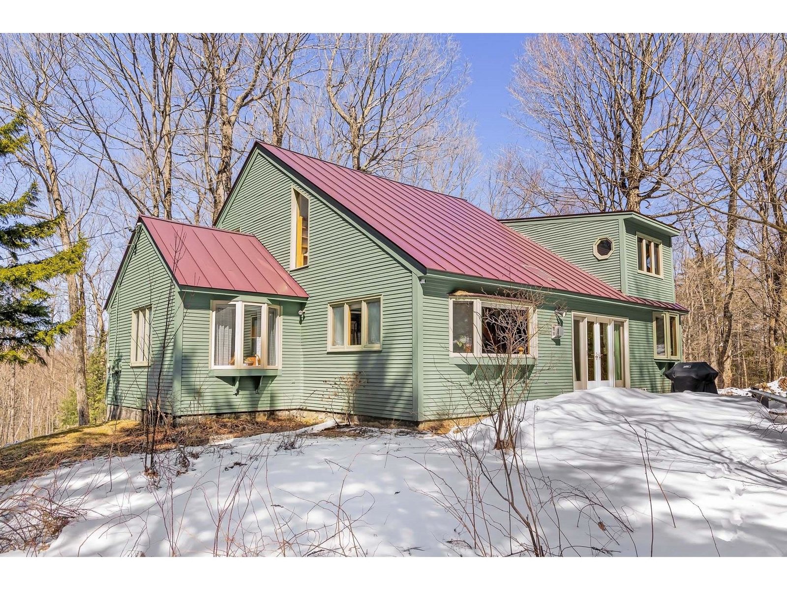 2275 West Hill Road, Warren