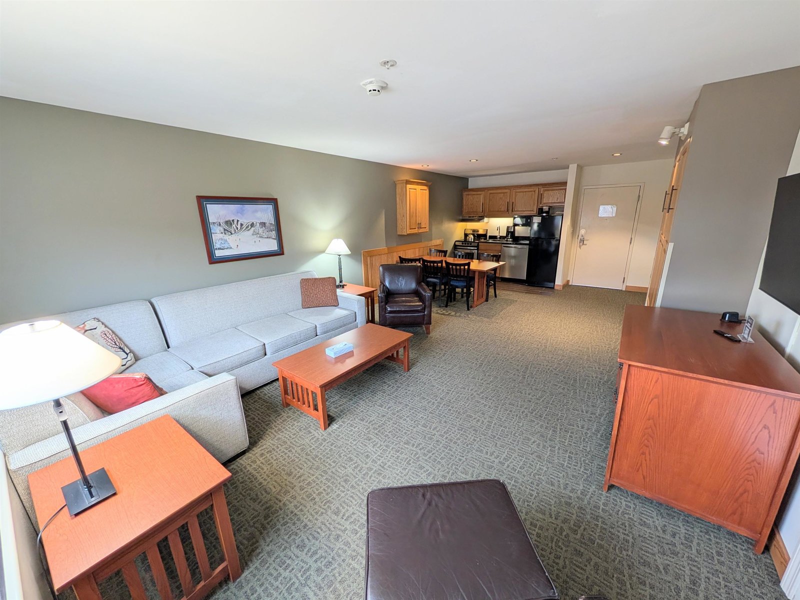 228 East Mountain Road, Unit D GRAND HOTEL 112 III (TALABAC)