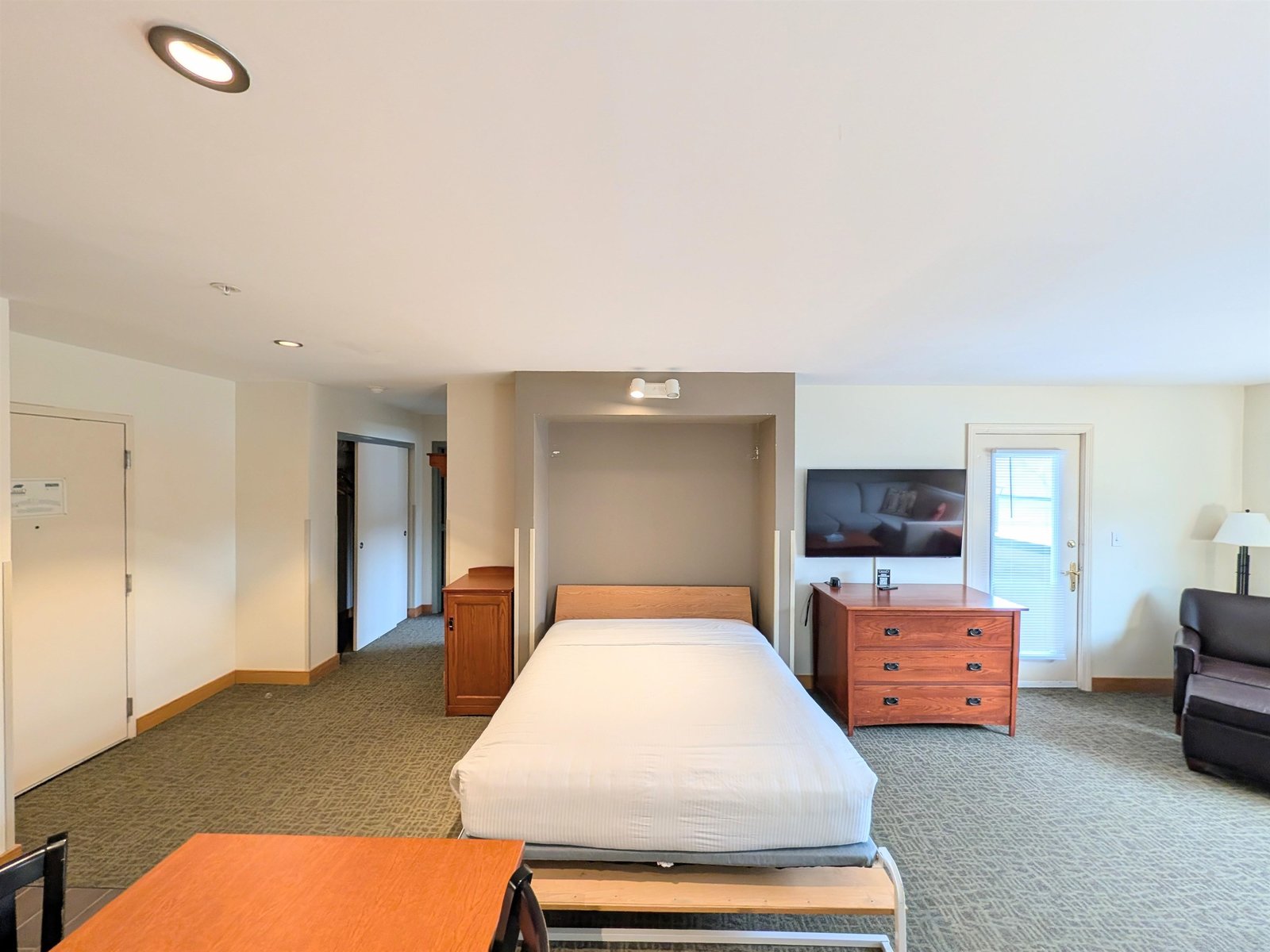 228 East Mountain Road, Unit D GRAND HOTEL 112 III (TALABAC)