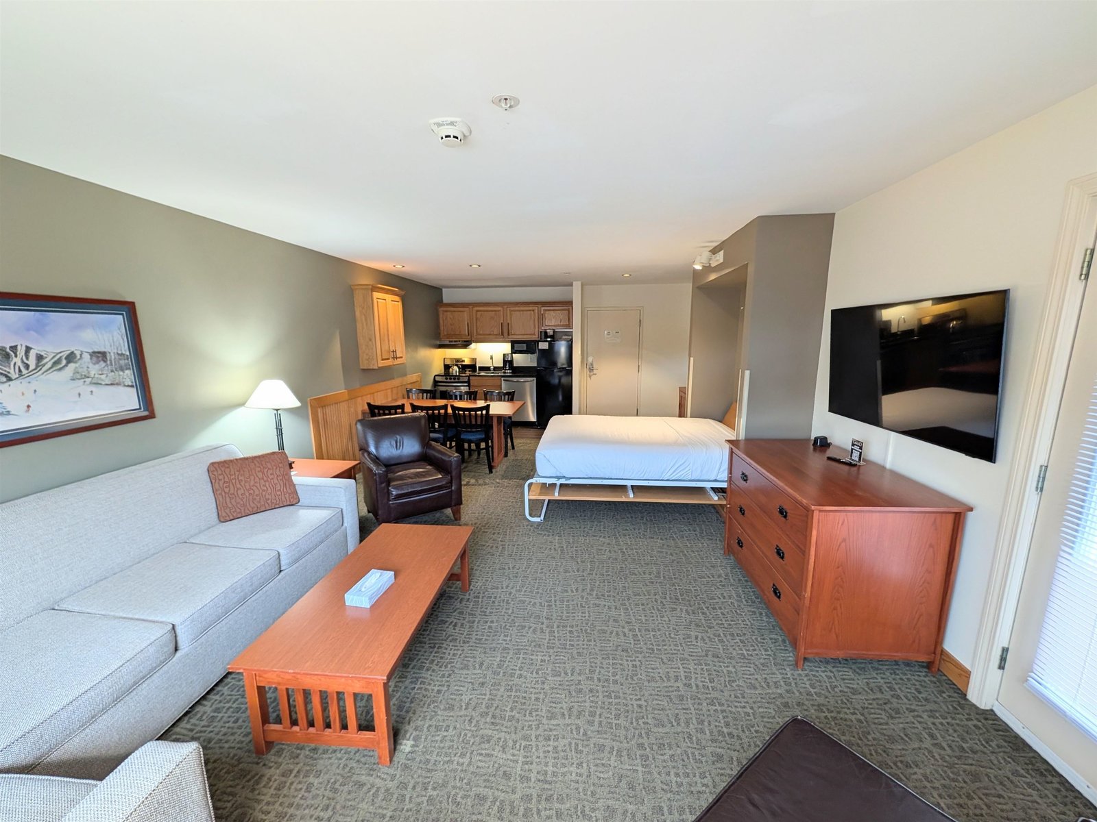 228 East Mountain Road, Unit D GRAND HOTEL 112 III (TALABAC)