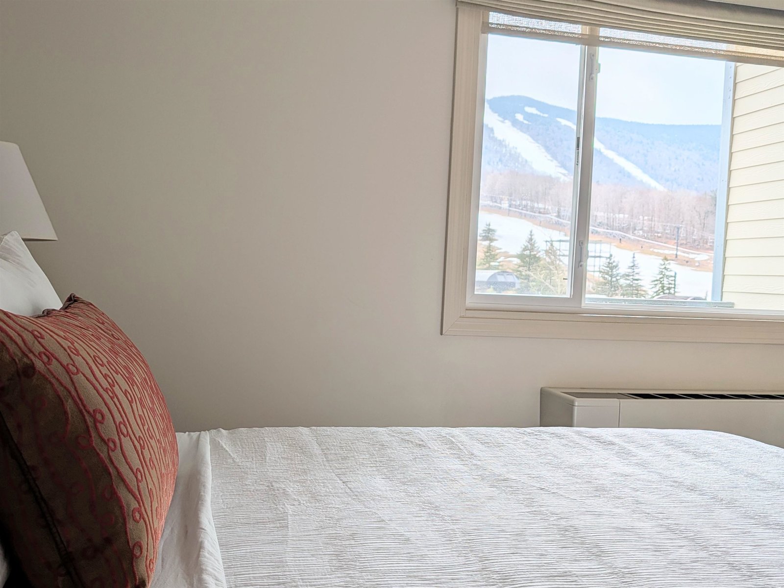 228 East Mountain Road, Unit D GRAND HOTEL 112 III (TALABAC)
