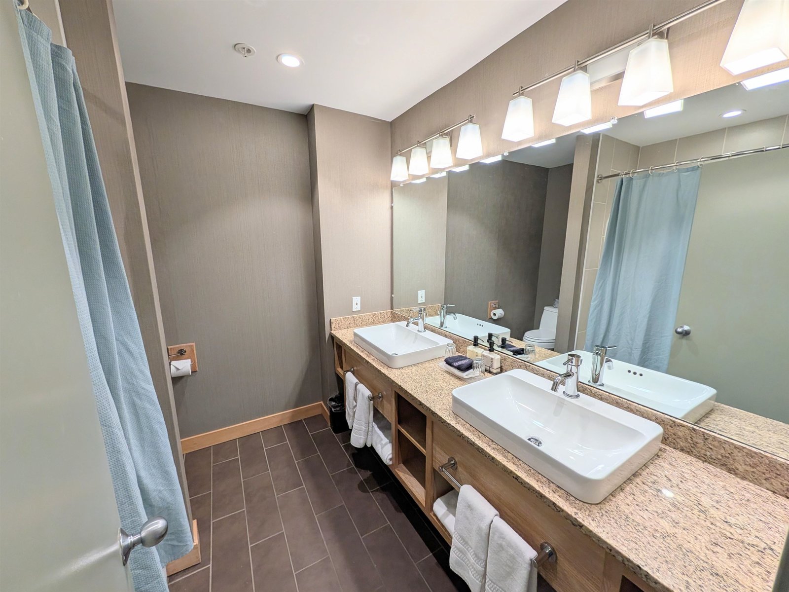228 East Mountain Road, Unit D GRAND HOTEL 112 III (TALABAC)