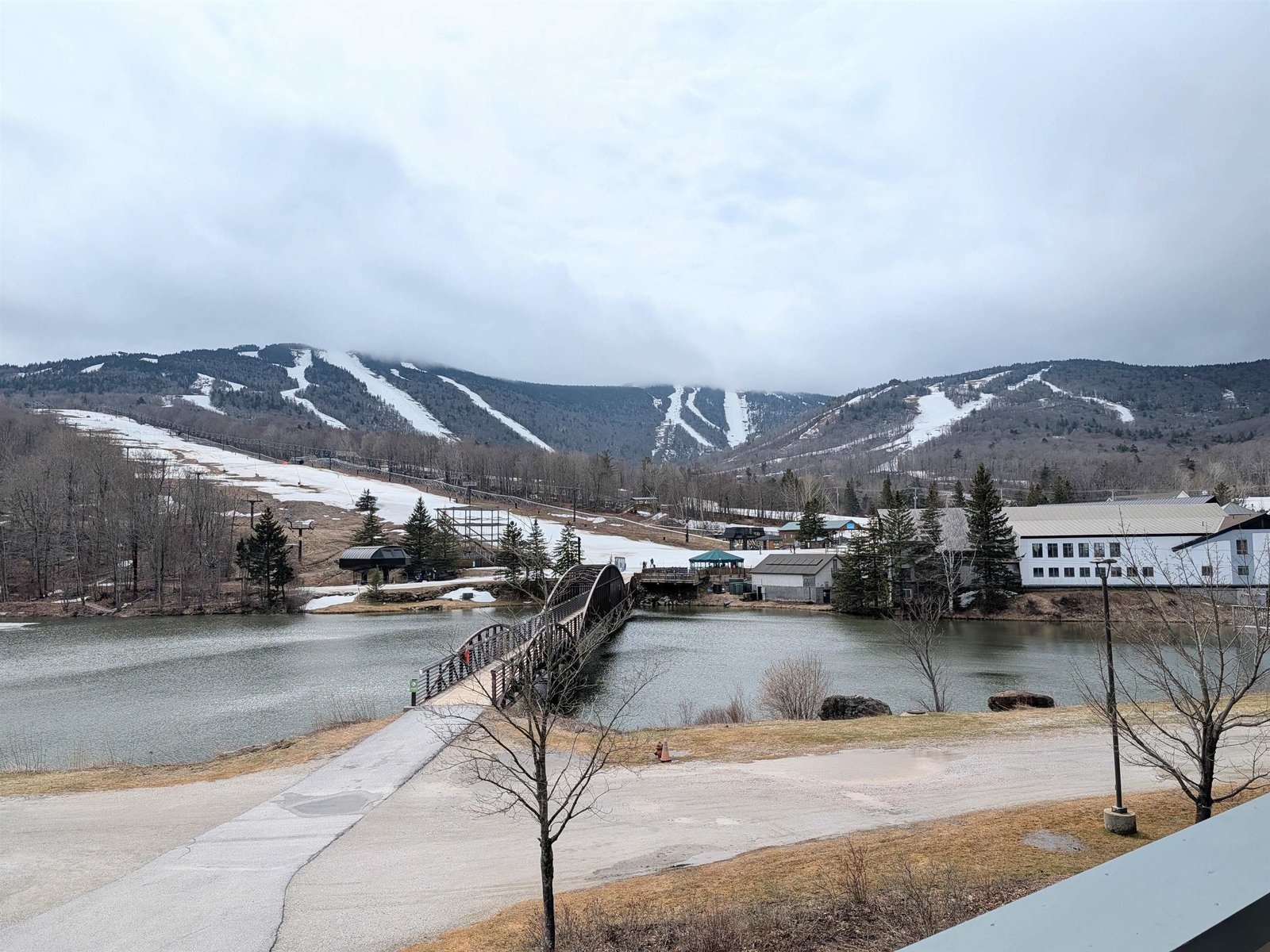 228 East Mountain Road, Unit D GRAND HOTEL 112 III (TALABAC)