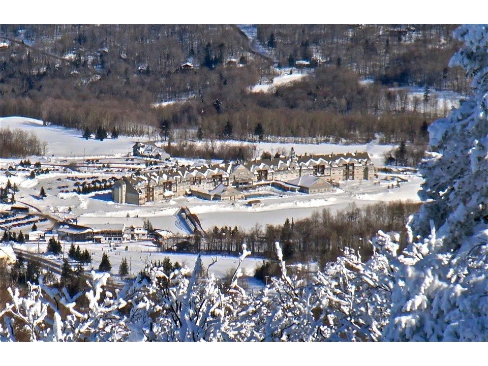 228 East Mountain Road, Unit DA DUP GRAND HOTEL 152 II (GODBOUT)