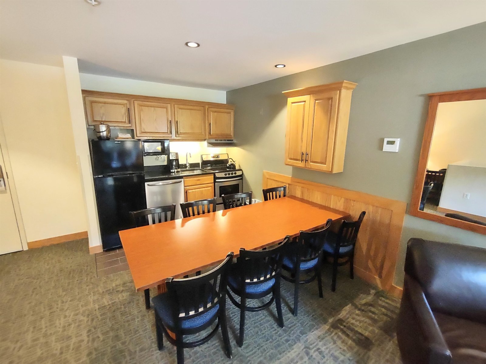 228 East Mountain Road, Unit DA DUP GRAND HOTEL 152 II (GODBOUT)