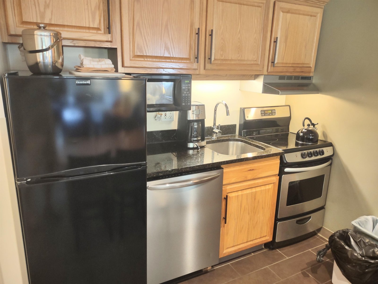 228 East Mountain Road, Unit DA DUP GRAND HOTEL 152 II (GODBOUT)