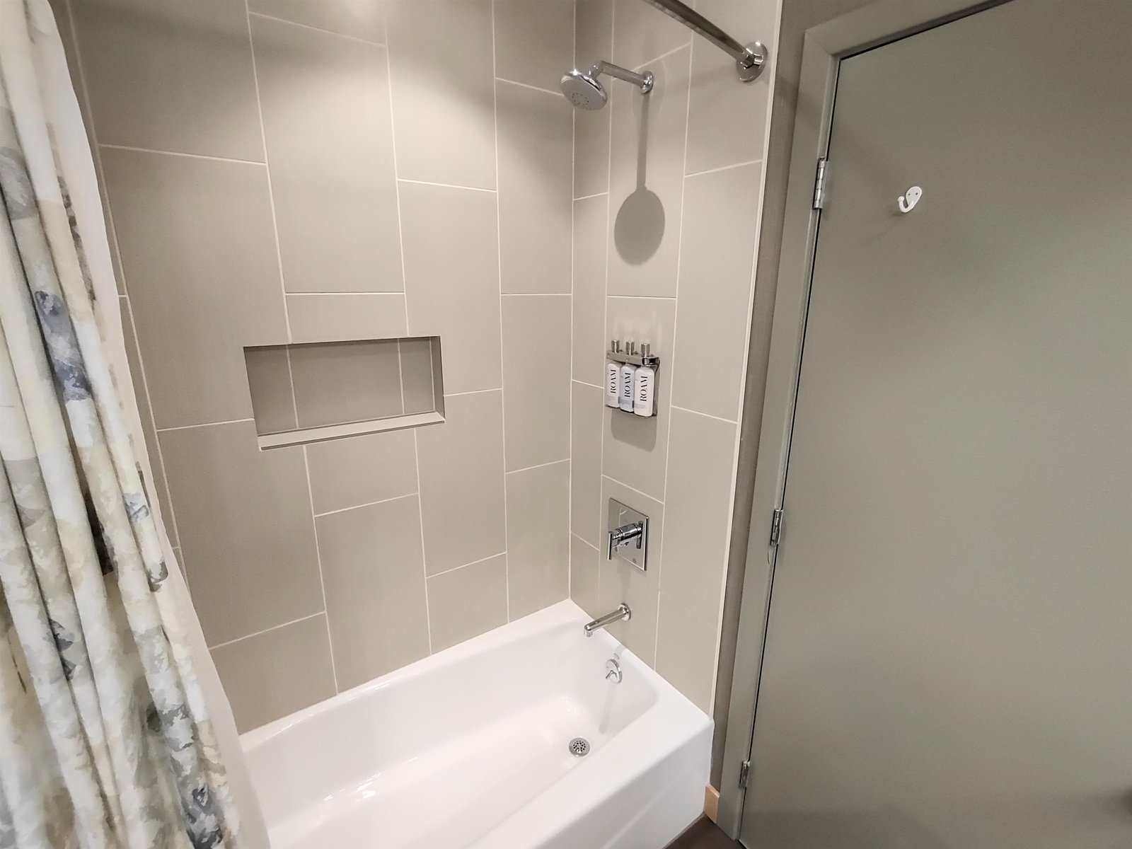 228 East Mountain Road, Unit DA DUP GRAND HOTEL 152 II (GODBOUT)