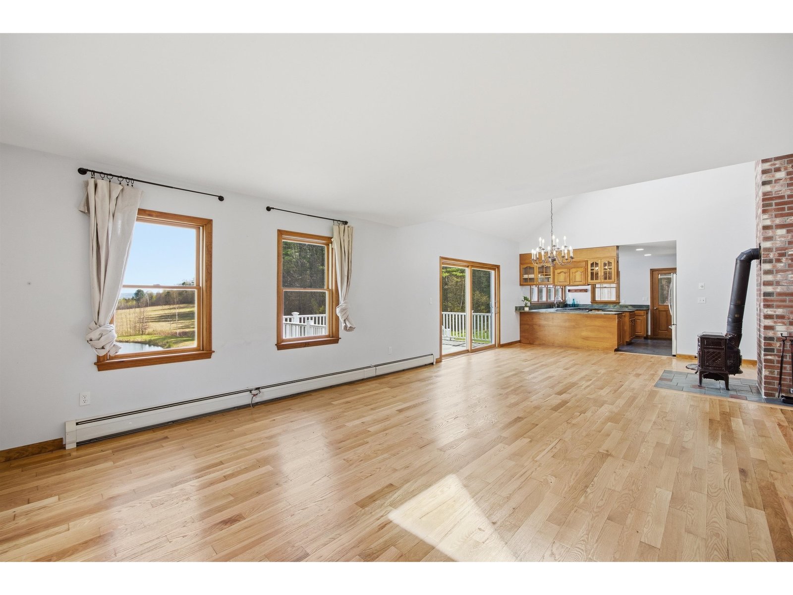 228 Leonard Road