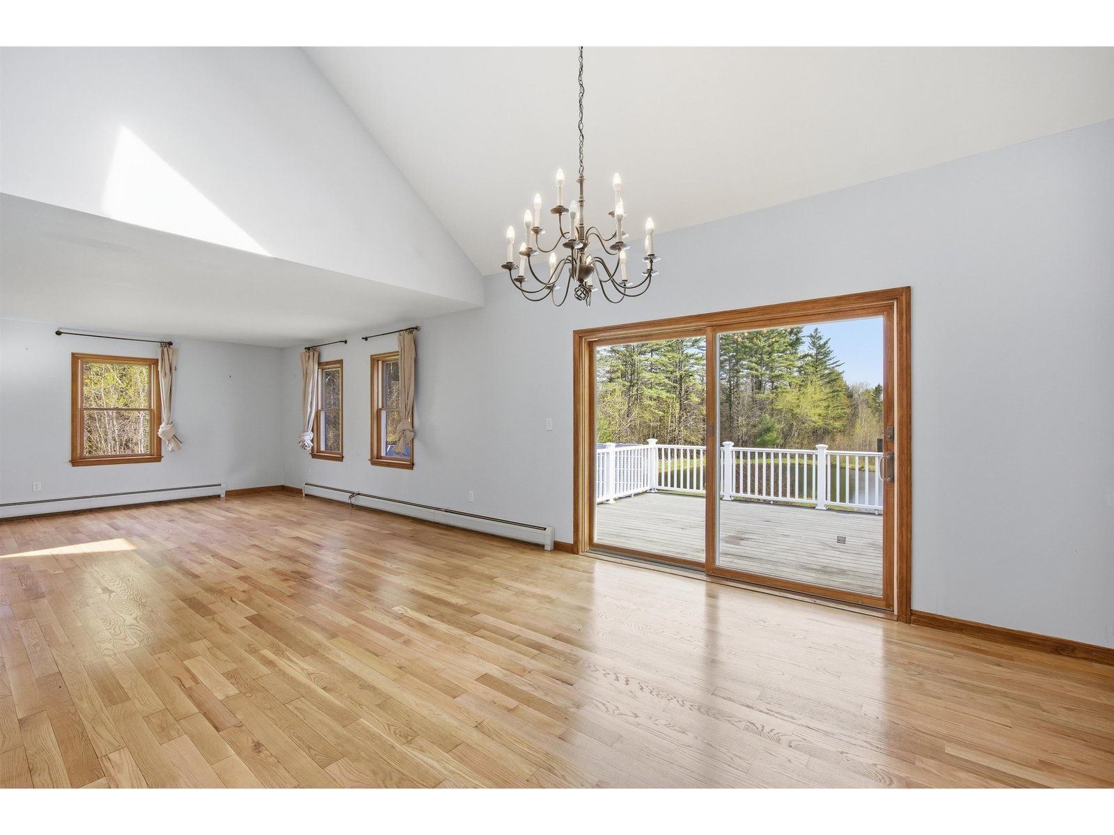 228 Leonard Road