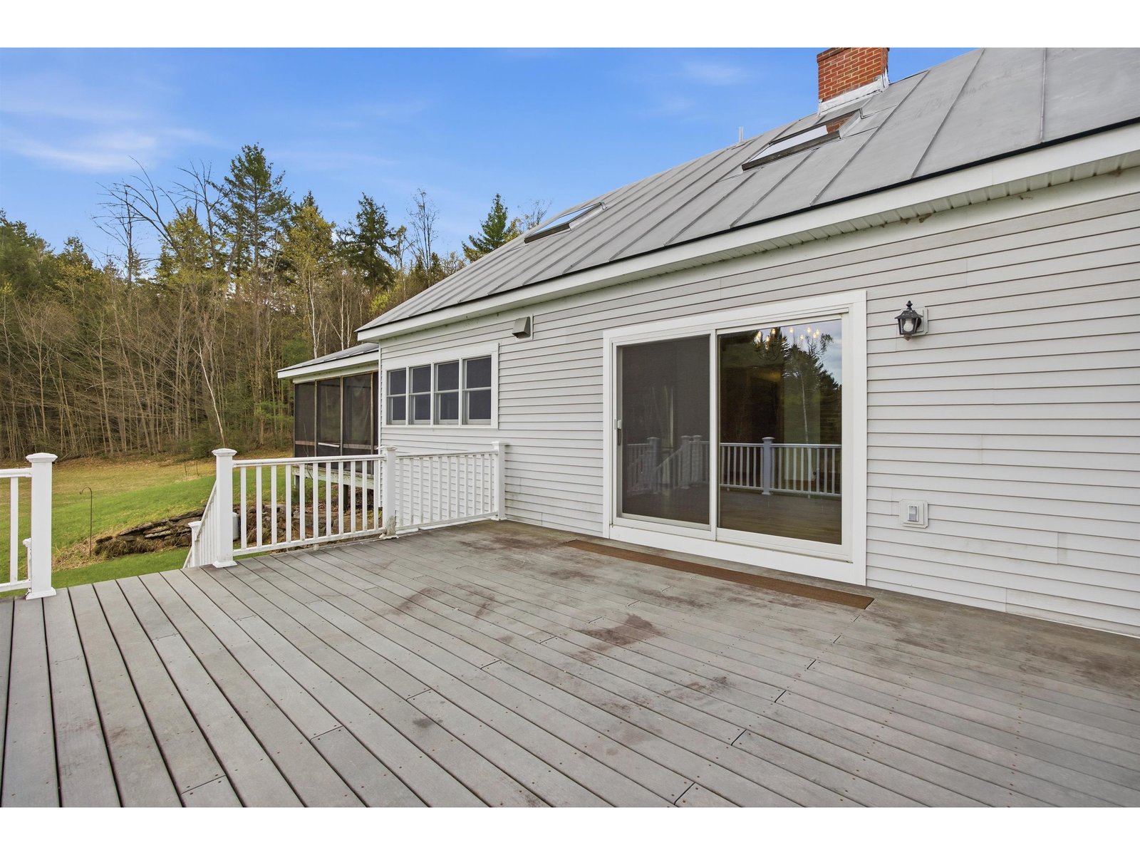228 Leonard Road