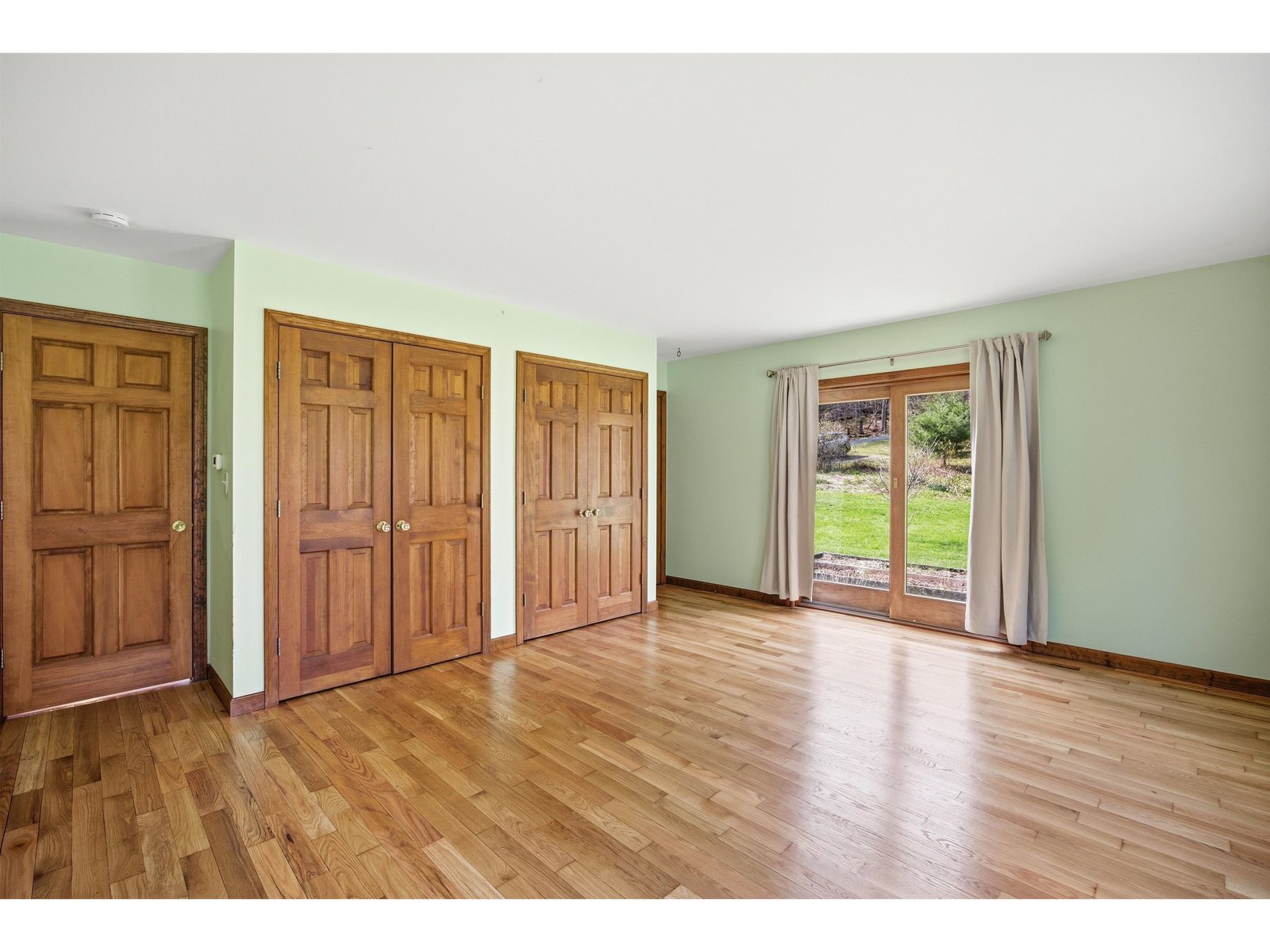 228 Leonard Road
