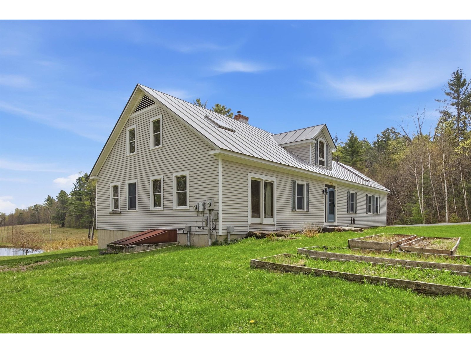 228 Leonard Road