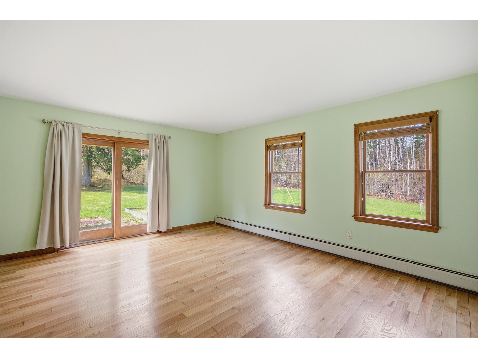 228 Leonard Road