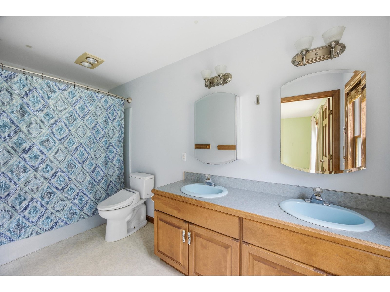 228 Leonard Road