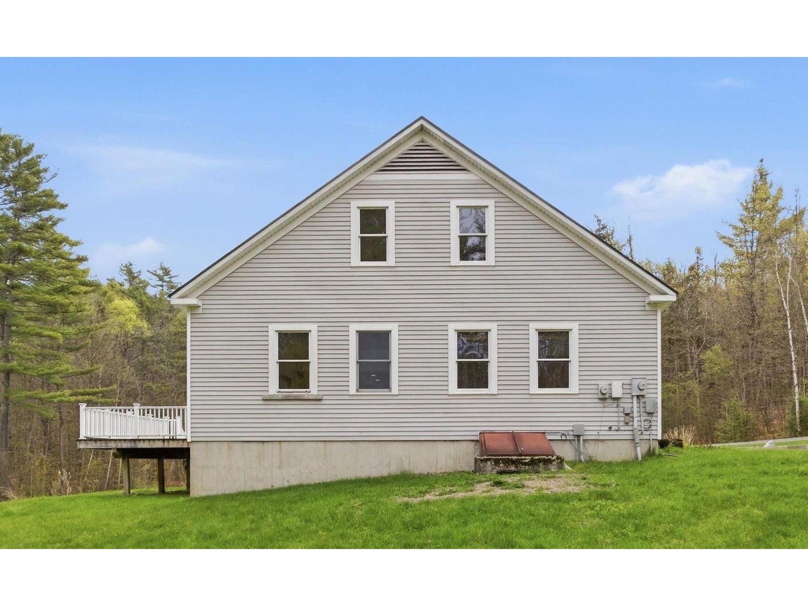 228 Leonard Road