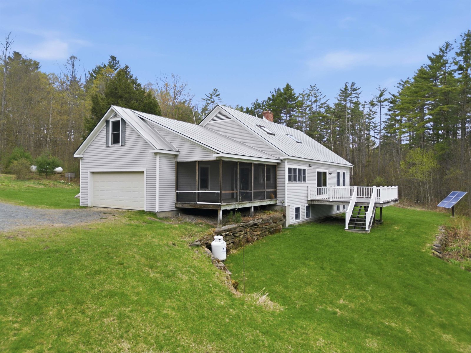 228 Leonard Road