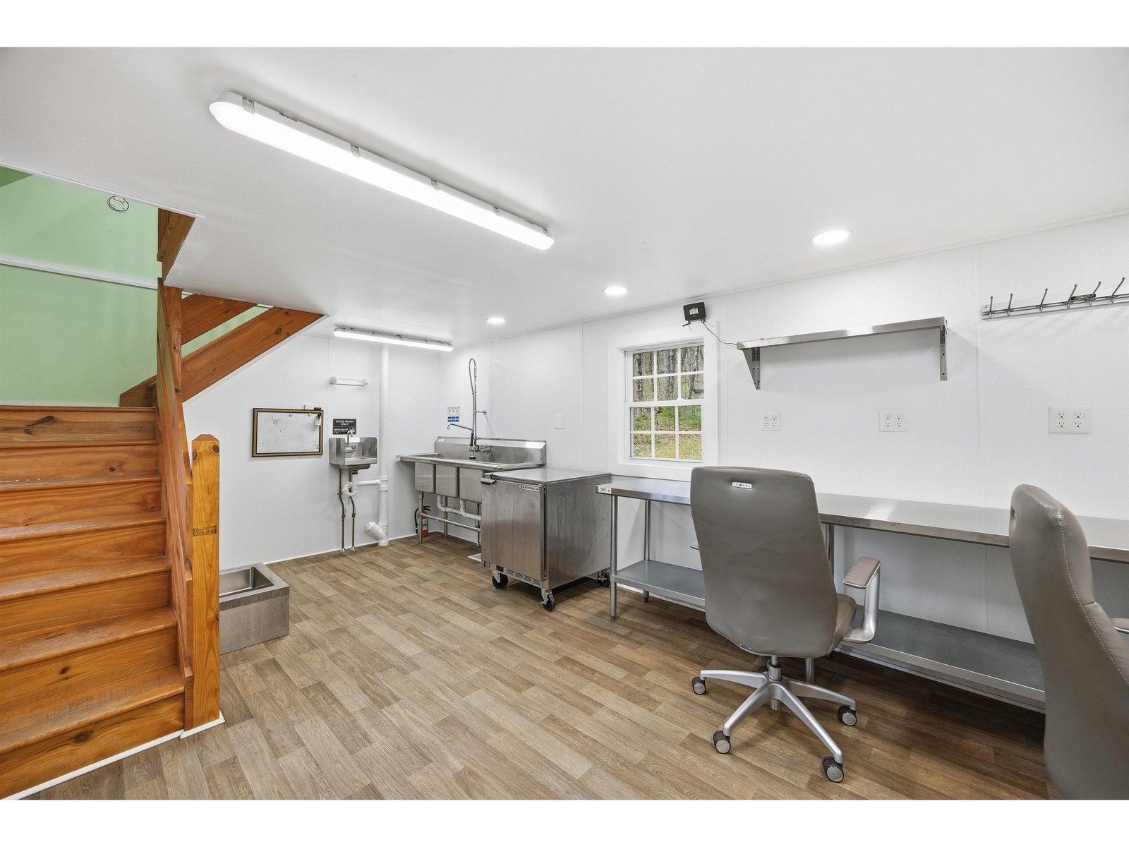 228 Leonard Road