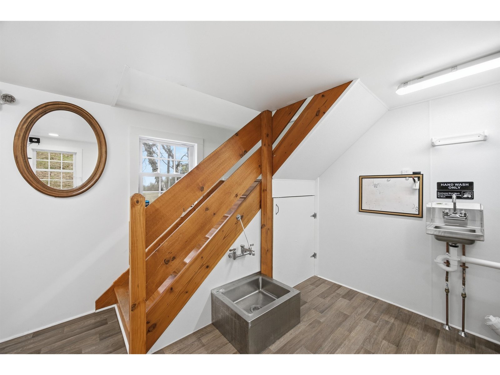228 Leonard Road