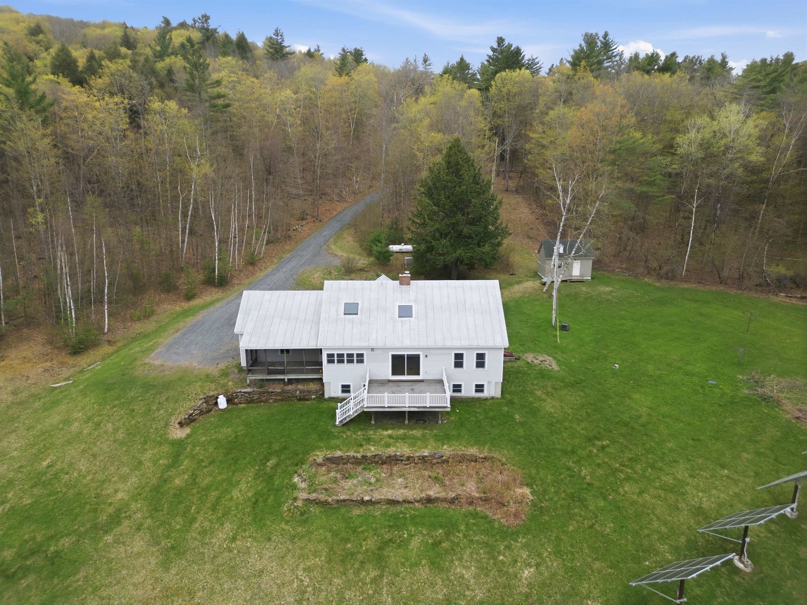 228 Leonard Road