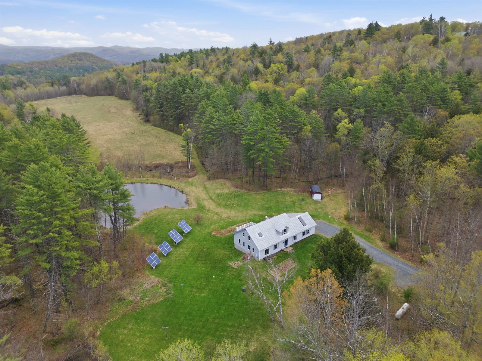 228 Leonard Road