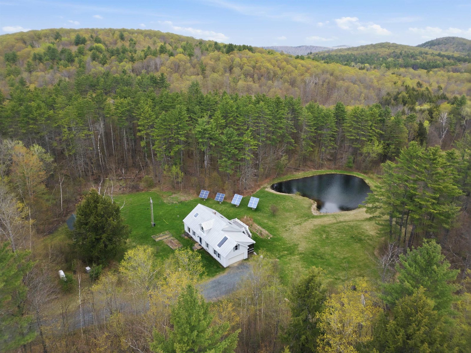 228 Leonard Road