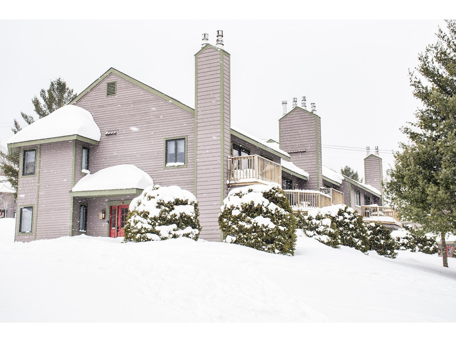 228 Slopeside Road, Unit 708