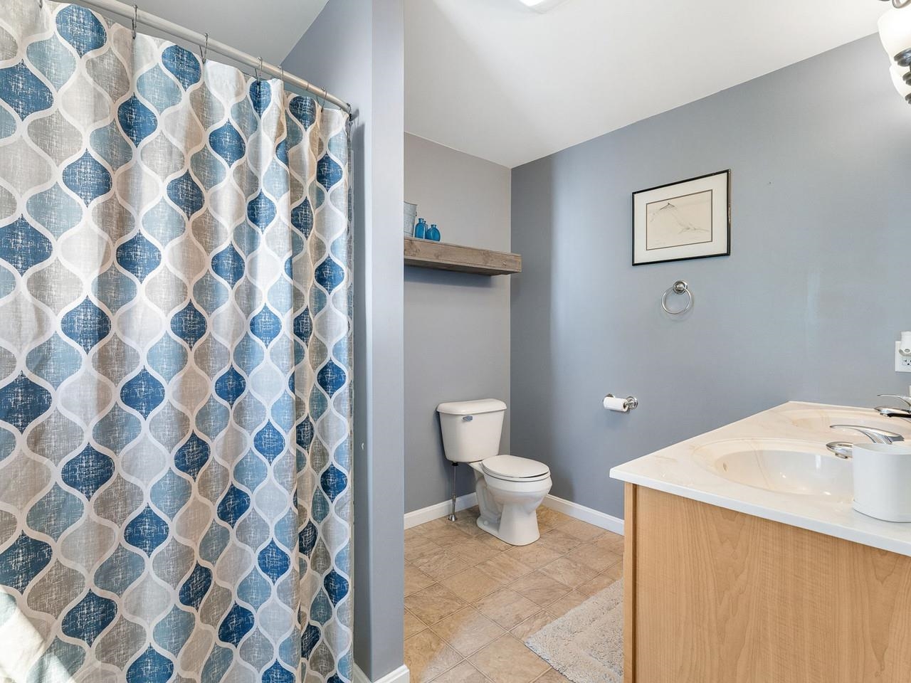Primary bathroom w/shower