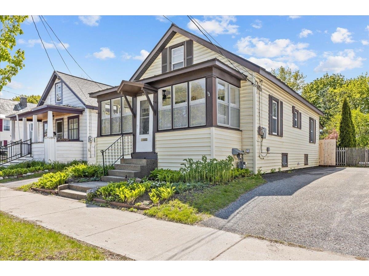 229 North Champlain Street Burlington, Vermont Sold in 2023
